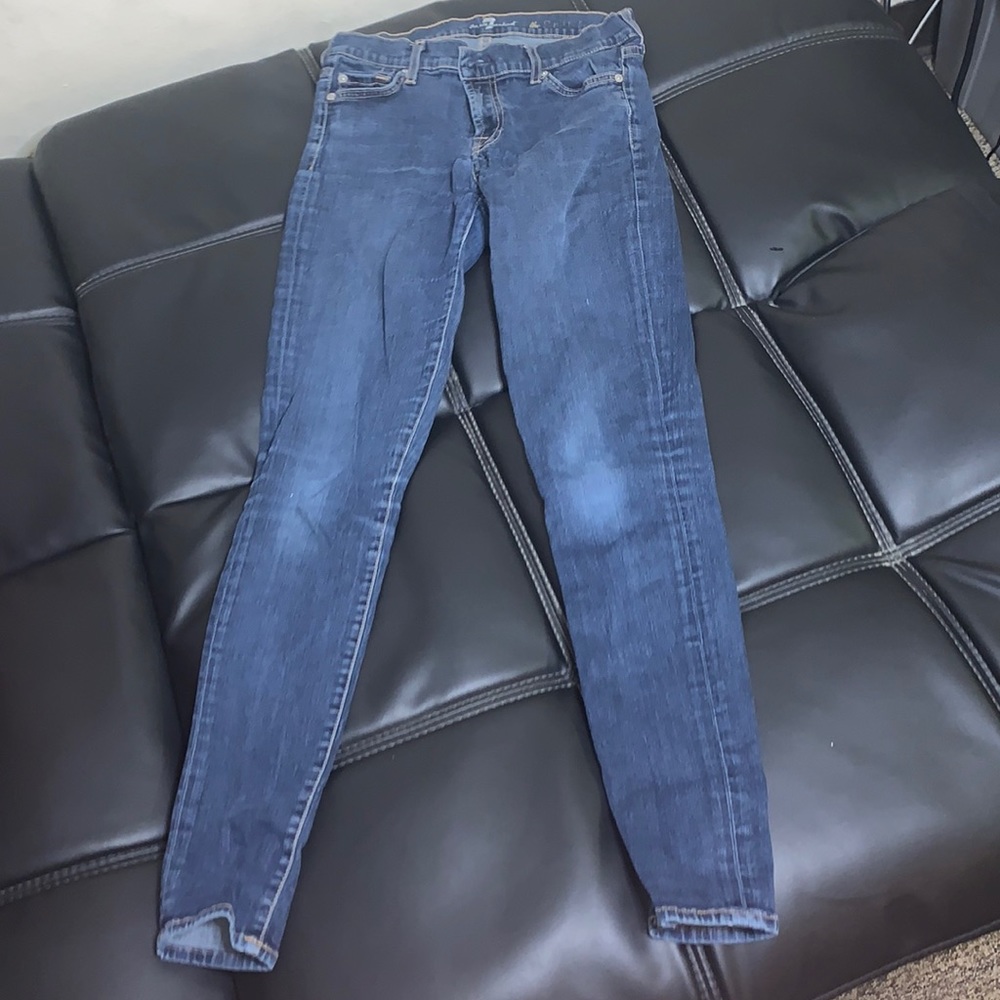 Dark blue skinny 7 all mankind jeans in size 28.